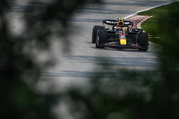 11 PEREZ Sergio (mex), Red Bull Racing RB19, action during the Formula 1 Pirelli Grand Prix du Canada, 8th round of the 2023 Formula One World Championship, WM, Weltmeisterschaft from June 16 to 18, 2023 on the Circuit Gilles Villeneuve, in MontrÃ al, Canada - F1 - CANADIAN GRAND PRIX 2023 DPPI Panoramic  00123020__R3_1305