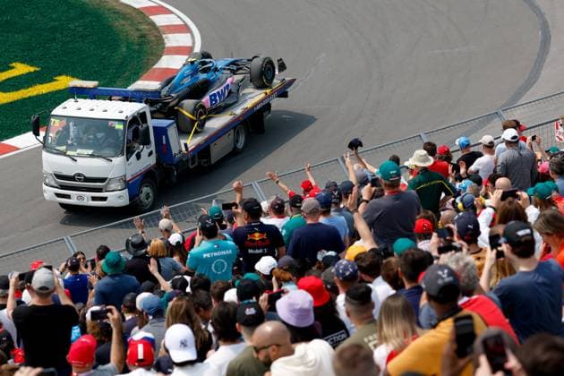 10 GASLY Pierre (fra), Alpine F1 Team A523, action crash, accident, during the Formula 1 Pirelli Grand Prix du Canada, 8th round of the 2023 Formula One World Championship, WM, Weltmeisterschaft from June 16 to 18, 2023 on the Circuit Gilles Villeneuve, in MontrÃ al, Canada - F1 - CANADIAN GRAND PRIX 2023 DPPI Panoramic  00123020_F12023GP09CAN_JK055221