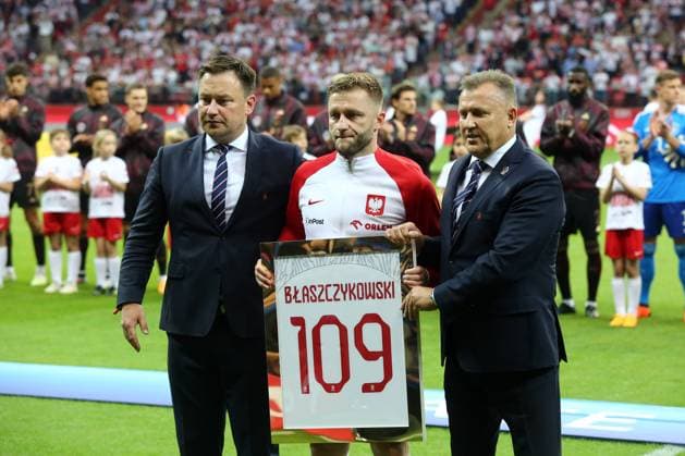 Sport Themen der Woche KW24 Sport Bilder des Tages Warszawa , Stadion Narodowy 16.06.2023 , Pilka nozna Reprezentacja , Kadra , mecz towarzyski Polska - Niemcy NZ pozegnanie ostatni mecz Jakub Blaszczykowski ( POL ) obok prezes PZPN Cezary Kulesza FOT Michal Nowak Newspix.pl Warsaw , National Stadium 16.06.2023 Sport , Football National Teams , Friendly game Poland - Germany photo by Michal Nowak Newspix.pl --- Newspix.pl POLAND OUT!  230616MIN_001