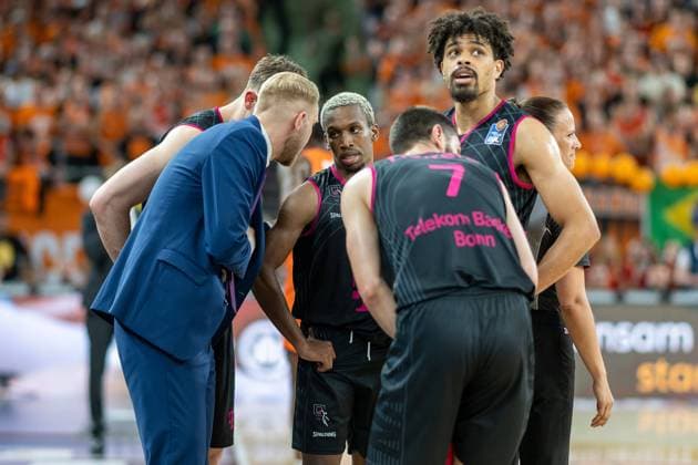 Tuomas Iisalo Telekom Baskets Bonn, Headcoach , TJ Shorts II Telekom Baskets Bonn, 00 , Tyson Ward Telekom Baskets Bonn, 03 , Sebastian Herrera Telekom Baskets Bonn, 07 GER, Ratiopharm Ulm vs Telekom Baskets Bonn, Basketball, Bundesliga, playoffs, final, game 4, best of 5, season 2022 2023, 16 06 2023, GER, Ratiopharm Ulm vs Telekom Baskets Bonn, basketball, Bundesliga, playoffs, final, game 4, best of 5, season 2022 2023, 16 06 2023 Ulm Copyright: xEibner-Pressefoto SaschaxWaltherx EP_EER