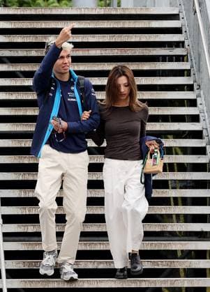 FORMULA 1 AWS GRAND PRIX DU CANADA 2023 17 06 2023, Circuit Gilles Villeneuve, Montreal, FORMULA 1 AWS GRAND PRIX DU CANADA 2023 , in the picture Alexander Albon GBR , Williams Racing with girlfriend Lily Muni, he shows someone the middle finger nordphotoxGmbHx xBratic nph00250