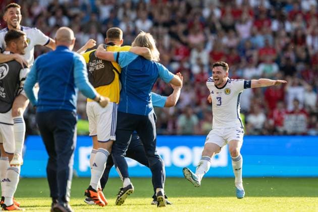 230617 Andrew Robertson of Scotland celebrates after 1 2 during the UEFA Euro Qualifier football match between Norway and Scotland on June 17, 2023 in Oslo Photo Vegard Grott BILDBYRAN kod VG VG0463 bbeng football soccer fotboll fotboll uefa euro qualifier landskamp emkval em kvalifisering em kvalik norge norway skottland scotland jubel  Copyright: VEGARDxGRoTT BB230617VG086