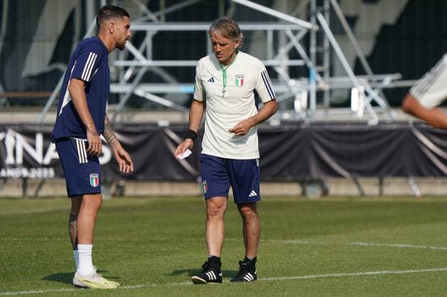 Lorenzo Pellegrini (Italy) and Roberto Mancini head coach of Italy during Training session for the Italia team, football UEFA Nations League match in Enschede, Netherlands, June 17 2023  Copyright: xEmmanuelexMastrodonato IPAxSportx xx 0 IPA_IPA38696559