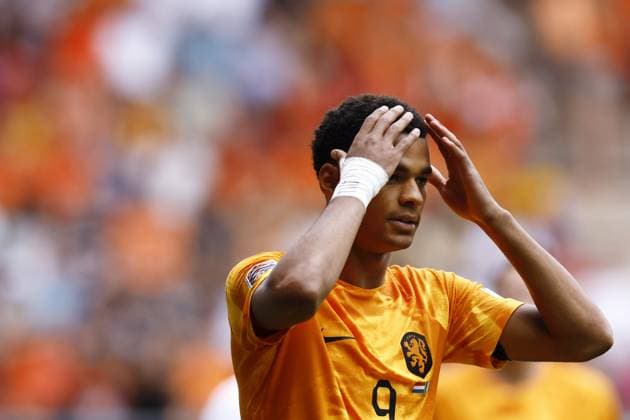 ENSCHEDE - Cody Gakpo of Holland disappointed during the UEFA Nations League match for third place between the Netherlands and Italy at stadium De Grolsveste on June 18, 2023 in Enschede, Netherlands. ANP KOEN VAN WEEL UEFA Nations League 2022 23 Third-place match 2023 2024 xVIxANPxSportx xxANPxIVx 471908380 originalFilename: 471908380.jpg
