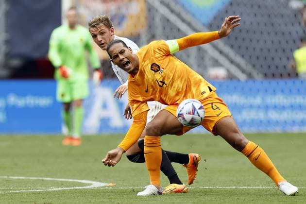 ENSCHEDE - (lr) Mateo Retegui of Italy, Virgil van Dijk of Holland during the UEFA Nations League match for third place between the Netherlands and Italy at stadium De Grolsveste on June 18, 2023 in Enschede, Netherlands. ANP KOEN VAN WEEL UEFA Nations League 2022 23 Third-place match 2023 2024 xVIxANPxSportx xxANPxIVx 471909079 originalFilename: 471909079.jpg