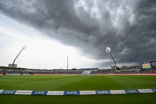 Sport Themen der Woche KW24 Sport Bilder des Tages LV= Insurance Ashes First Test Series Day 3 England v Australia Clouds descend on Edgbaston during the LV= Insurance Ashes First Test Series Day 3 England v Australia at Edgbaston, Birmingham, United Kingdom, 18th June 2023 (Photo by Craig Thomas News Images) Birmingham Edgbaston West Midlands United Kingdom Copyright: xCraigxThomas NewsxImagesx