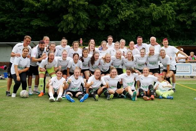 Göttelborn, Germany 11 June 2023 Relegation Promotion 2 Women BL 2022 2023 SV Elversberg vs Bor Mönchengladbach In picture Borussia Mönchengladbach team photo in promotion T Shirts North Rhine Westphalia Copyright: xFotostandx xVanxderxVeldenx