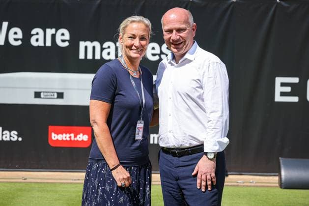 Barbara Rittner Tournament Director bett1open and Kai Wegener Governing Mayor of Berlin , bett1open presented by ecotrans Group, Berlin, LTTC Rot Weiß Berlin, 18 06 2023, Copyright: xClaudioxGärtnerx