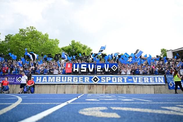 Soccer I Women I Season 2022 2023 I 2 Women Bundesliga Promotion Relegation I FC Viktoria Berlin Hamburger SV I 18 06 2023 Fans of the Hamburger SV Women Berlin Stadium Lichterfelde Viktoria Berlin Germany Copyright: xLobeca FelixxSchlikisx