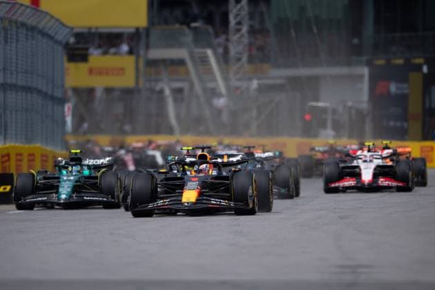 Max Verstappen NED, Oracle Red Bull Racing, 01 leads at the start ahead of Lewis Hamilton UK, Mercedes AMG Petronas F1 Team, 44 , Fernando Alonso ESP, Aston Martin Aramco Cognizant F1 Team, 14 , CAN, Formula 1 World Championship, Canadian Grand Prix, Circuit de Gilles Villeneuve Montreal, Race, 18 06 2023 CAN, Formula 1 World Championship, Canadian Grand Prix, Circuit de Gilles Villeneuve Montreal, Race, 18 06 2023 Montreal Copyright: xEibner Memmlerx EP_MMR