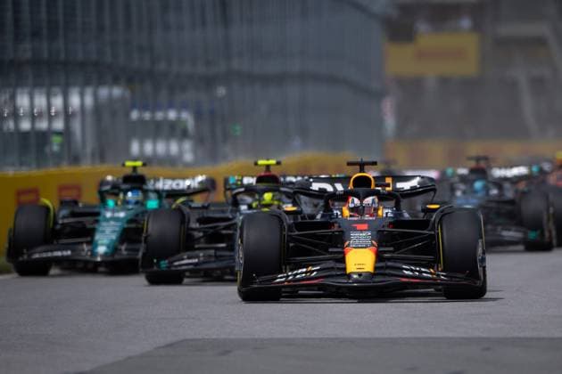 Max Verstappen NED, Oracle Red Bull Racing, 01 leads at the start ahead of Lewis Hamilton UK, Mercedes AMG Petronas F1 Team, 44 , Fernando Alonso ESP, Aston Martin Aramco Cognizant F1 Team, 14 , CAN, Formula 1 World Championship, Canadian Grand Prix, Circuit de Gilles Villeneuve Montreal, Race, 18 06 2023 CAN, Formula 1 World Championship, Canadian Grand Prix, Circuit de Gilles Villeneuve Montreal, Race, 18 06 2023 Montreal Copyright: xEibner Memmlerx EP_MMR