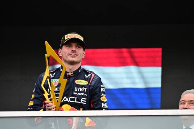 VERSTAPPEN Max (ned), Red Bull Racing RB19, portrait celebrates Red Bull s 100th victory podium during the Formula 1 Pirelli Grand Prix du Canada, 8th round of the 2023 Formula One World Championship, WM, Weltmeisterschaft from June 16 to 18, 2023 on the Circuit Gilles Villeneuve, in MontrÃ al, Canada - F1 - CANADIAN GRAND PRIX 2023 - RACE DPPI Panoramic  00123021_180623-CAN-4162-PVE