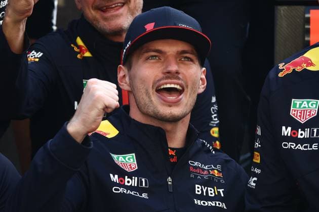 F1 Grand Prix Of Canada Max Verstappen of Red Bull Racing poses for a photo with the team after the Formula 1 Grand Prix of Canada at Circuit Gilles Villeneuve in Montreal, Canada on June 18, 2023. Montreal Canada  Copyright: xJakubxPorzyckix originalFilename:porzycki-f1grandp230618_nprOv.jpg