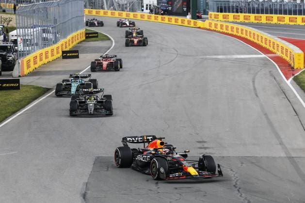 01 VERSTAPPEN Max (nld), Red Bull Racing RB19, action 44 HAMILTON Lewis (gbr), Mercedes AMG F1 Team W14, action 14 ALONSO Fernando (spa), Aston Martin F1 Team AMR23, action 16 LECLERC Charles (mco), Scuderia Ferrari SF-23, action during the Formula 1 Pirelli Grand Prix du Canada, 8th round of the 2023 Formula One World Championship, WM, Weltmeisterschaft from June 16 to 18, 2023 on the Circuit Gilles Villeneuve, in Montrà al, Canada - F1 - CANADIAN GRAND PRIX 2023 - RACE DPPI Panoramic 00123021__R3_3039