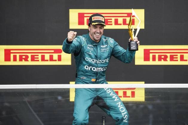 ALONSO Fernando (spa), Aston Martin F1 Team AMR23, portrait podium during the Formula 1 Pirelli Grand Prix du Canada, 8th round of the 2023 Formula One World Championship, WM, Weltmeisterschaft from June 16 to 18, 2023 on the Circuit Gilles Villeneuve, in MontrÃ al, Canada - F1 - CANADIAN GRAND PRIX 2023 - RACE DPPI Panoramic  00123021__R5_1363