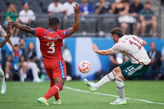 RECORD DATE NOT STATED CONCACAF NATIONS LEAGUE 2022-2023 Panama 0-1 Mexico Third Place (L-R), Harold Cummings of Panama and Santiago Gimenez of Mexico during the game Panama vs Mexico (Mexican national team, Nationalteam , corresponding to Third Place of Final Four of the CONCACAF Nations League 2022-2023, at Allegiant Stadium, on June 18, 2023. <br><br> (I-D), Harold Cummings de Panama y Santiago Gimenez de Mexico durante el partido Panama vs Mexico (Seleccion Mexicana), correspondiente por el Tercer Lugar de la Final Four de la Liga de Naciones CONCACAF 2022-2023, en el Allegiant Stadium, el 18 de junio de 2023. LAS VEGAS NEVADA ESTADOS UNIDOS Copyright: xCristianxdexMarchenax 20230618172123_CNL_23_3RD_PAN_MEX_GIMENEZ160