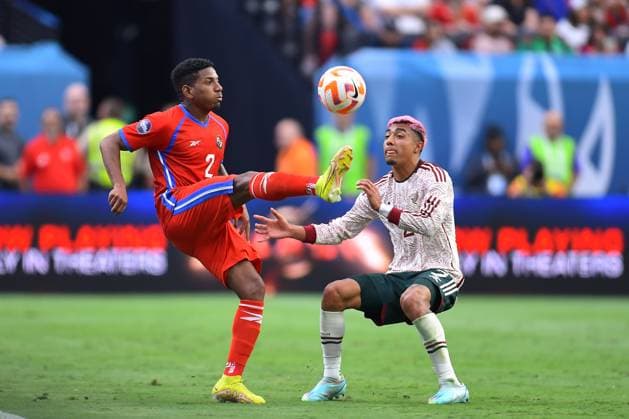 RECORD DATE NOT STATED CONCACAF NATIONS LEAGUE 2022-2023 Panama vs Mexico Third Place (L-R), Cesar Blackman of Panama and Julian Araujo of Mexico during the game Panama vs Mexico (Mexican national team, Nationalteam , corresponding to Third Place of Final Four of the CONCACAF Nations League 2022-2023, at Allegiant Stadium, on June 18, 2023. <br><br> (I-D), Cesar Blackman de Panama y Julian Araujo de Mexico durante el partido Panama vs Mexico (Seleccion Mexicana), correspondiente por el Tercer Lugar de la Final Four de la Liga de Naciones CONCACAF 2022-2023, en el Allegiant Stadium, el 18 de junio de 2023. LAS VEGAS NEVADA ESTADOS UNIDOS Copyright: xAdrianxMaciasx 20230618193140_CNL_23_3RD_PAN_MEX_ARAUJO425