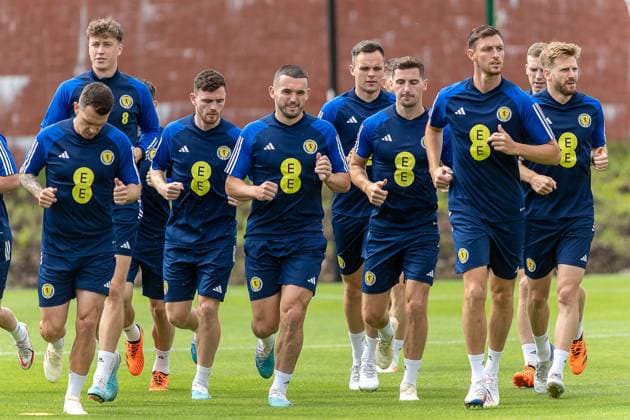 Scotland UEFA EURO, EM, Europameisterschaft,Fussball 2024 Qualifiers national team, Nationalteam Training John McGinn ( 7) (Aston Villa) of Scotland National Team surrounded by his team mates during the UEFA Euro 2024 Qualification Scotland National Team training session for Scotland at Hampden Park, Glasgow, United Kingdom on 19 June 2023. Editorial use only , Copyright: xColinxPoultneyx PSI-17557-0027