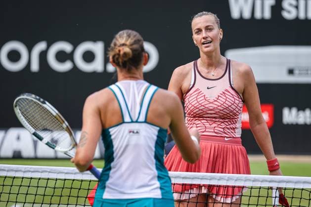 Karolina PLISKOVA CZE and Petra KVITOVA CZE Shake hands at the net, bett1open presented by ecotrans Group, Berlin, LTTC Rot Weiß Berlin, 19 06 2023, Copyright: xClaudioxGärtnerx