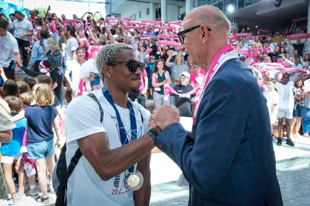 Team farewell at the end of the season Reception at sponsor Deutsche Telekom at Headqusarter Bonn with CEO Tim Höttges Here TJ Shorts II Telekom Baskets Bonn