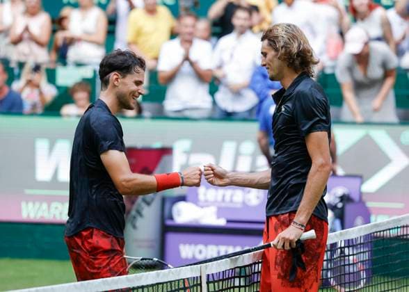 Terra Wortmann Open 2023, Dominic Thiem congratulates the winner Alexander Zverev Copyright: xJuergenxHasenkopfx