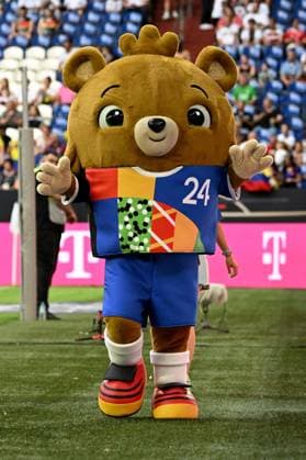 20 06 2023, xjhx, international football match, Germany Colombia emspor, v l The new mascot for the European Championship 2024 Bear Baer who has no name yet DFL DFB REGULATES PROHIBIT ANY USE OF PHOTOGRAPHS as IMAGE SEQUENCES and or QUASI VIDEO Gelsenkirchen