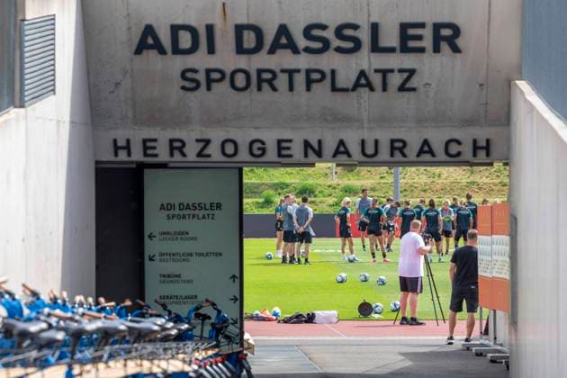 Reportage 21 06 2023 DFB Womens National Team First training in the training camp at adidas in Herzogenaurach in preparation for the World Cup in Australia and New Zealand The entrance area of the Adi Dassler sports field with the training womens national team Herzogenaurach Bavaria Germany