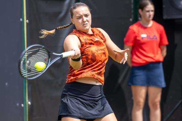 Berlin, 21 06 23, Tennis Grass Court Championships Berlin at Steffi Graf Stadium Women, Doubles, Jule Niemeier and Noma Noha Akugue GER Alexa Guarachi CHI and Erin Routliffe NZL Jule Niemeier Germany returns the ball bett1open 2023 Grass Court Championships Berlin