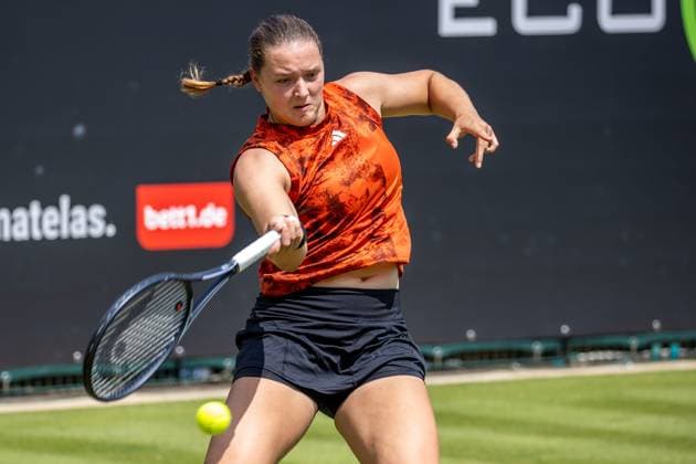 Berlin, 21 06 23, Tennis Grass Court Championships Berlin at Steffi Graf Stadium Women, Doubles, Jule Niemeier and Noma Noha Akugue GER Alexa Guarachi CHI and Erin Routliffe NZL Jule Niemeier Germany returns the ball bett1open 2023 Grass Court Championships Berlin