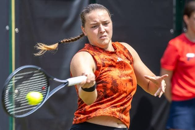 Berlin, 21 06 23, Tennis Grass Court Championships Berlin at Steffi Graf Stadium Women, Doubles, Jule Niemeier and Noma Noha Akugue GER Alexa Guarachi CHI and Erin Routliffe NZL Jule Niemeier Germany returns the ball bett1open 2023 Grass Court Championships Berlin