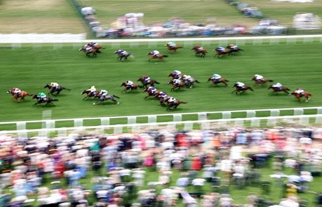Bilder des Jahres 2023, Sport 06 Juni Sport Themen der Woche KW25 Sport Bilder des Tages Mandatory Credit: Photo by James Marsh Shutterstock (13977131an) Action during the Queen Mary Stakes. Royal Ascot, Day Two, Horse Racing, Ascot Racecourse, Berkshire, UK - 21 Jun 2023 Royal Ascot, Day Two, Horse Racing, Ascot Racecourse, Berkshire, UK - 21 Jun 2023  Copyright: xJamesxMarsh Shutterstockx 13977131an