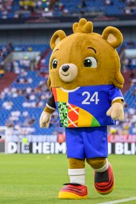 National soccer team, friendly match, Germany Colombia on 20 06 2023 in the Veltins Arena in Gelsenkirchen North Rhine Westphalia EM 2024 mascots Albärt, Bärnardo, Bärnheart, Herzi von Bär DFB REGULATIONS PROHIBIT ANY USE OF PHOTOGRAPHS AS IMAGE SEQUENCES AND OR QUASI VIDEO Copyright: xNeundorf Kirchner-Mediax
