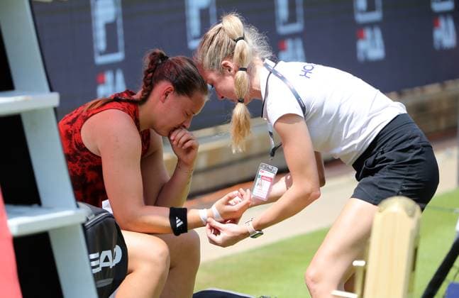 Jule Niemeier GER injured right hand and is being treated injury disappointment disappointed Centre Court at the tennis facility of LTTC Rot Weiss e V Steffi Graf stadium tennis bett1 open WTA 500 tournament on grass women season 2022 2023 22 06 2023