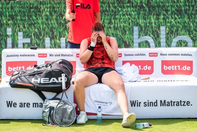 Bett1 Open WTA 500 Berlin, 22 06 2023 Jule Niemeier Germany cries after injury Bett1 Open WTA 500 Steffi Graf Stadium, Rot Weiss Tennis Club, Berlin, 22 06 2023 Bett1Open Copyright: xBEAUTIFULxSPORTS LucianoxLimax