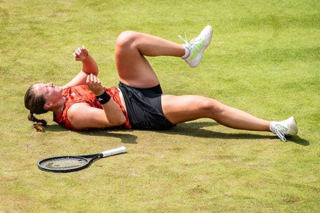 Bett1 Open WTA 500 Berlin, 22 06 2023 Jule Niemeier Germany falls during match and injures Bett1 Open WTA 500 Steffi Graf Stadium, Rot Weiss Tennis Club, Berlin, 22 06 2023 Bett1Open Copyright: xBEAUTIFULxSPORTS LucianoxLimax