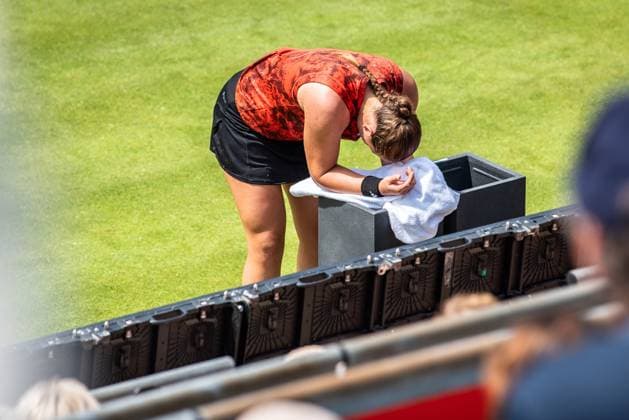 Bett1 Open WTA 500 Berlin, 22 06 2023 Jule Niemeier Germany falls during match and injures Bett1 Open WTA 500 Steffi Graf Stadium, Rot Weiss Tennis Club, Berlin, 22 06 2023 Bett1Open Copyright: xBEAUTIFULxSPORTS LucianoxLimax