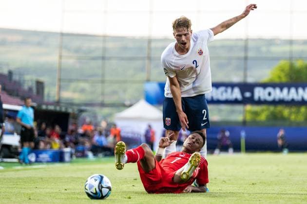 230622 Dan Ndoye of Switzerland and Sebastian Söraas Sebulonsen of Norway during the UEFA European Under 21 Championship group stage football match between Norway and Switzerland on June 22, 2023 in Cluj Napoca Photo Marius Simensen BILDBYRAN COP 238 MM0021 bbeng fotboll football soccer uefa european under 21 championship euro under 21 u21 em u21 norge norway switzerland sveits  Copyright: MARIUSxSIMENSEN BB230622BB064