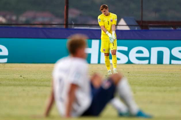 EM Fotball U-21 Norge Sveits Cluj Napoca, Romania 20230622. EM Fotball U-21 Norge Sveits. Norges keeper Mads Hedenstad etter 2-1 tapet for Sveits i gruppespillkampen i U-21 EM i Fotball. Foto: Nikola Krstic NTB Cluj Napoca Romania EDITORIAL USE ONLY. RESTRICTED USE FOR BETTING COMPANIES Ref:_SPOMpW3QZlEroQ.jpg  Copyright: xNikolaxKrsticx xNTBx