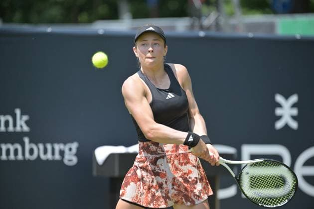 24 06 2023, xbrx, tennis Bad Homburg Open WTA 250, emspor, v l Volynets, Katie USA , focused, concentrated, plays the ball Bad Homburg.