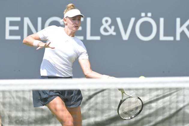 24 06 2023, xbrx, tennis Bad Homburg Open WTA 250, emspor, v l Teichmann, Jil SUI , focused, concentrated, plays the ball Bad Homburg