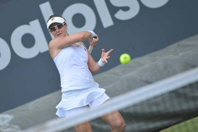 24 06 2023, xbrx, tennis Bad Homburg Open WTA 250, emspor, v l Podoroska, Nadia ARG , focused, concentrated, plays the ball Bad Homburg