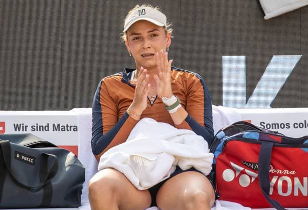 Berlin, 24 06 23, Tennis Grass Court Championships Berlin at Steffi Graf Stadium Women, Singles, Semi Final, Maria Sakkari GRE vs Donna Vekic CRO Donna Vekic thanks the crowd bett1open 2023 Grass Court Championships Berlin