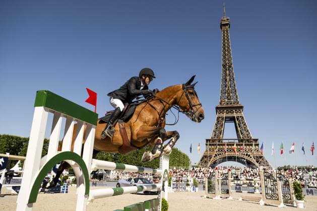 Bilder des Jahres 2023, Sport 06 Juni Sport Themen der Woche KW25 Guillaume Canet (Fra) - James Bond du Bec JUMPING : Longines Paris Eiffel Jumping - Prix Geberit - 25 06 2023 JBAutissier Panoramic  