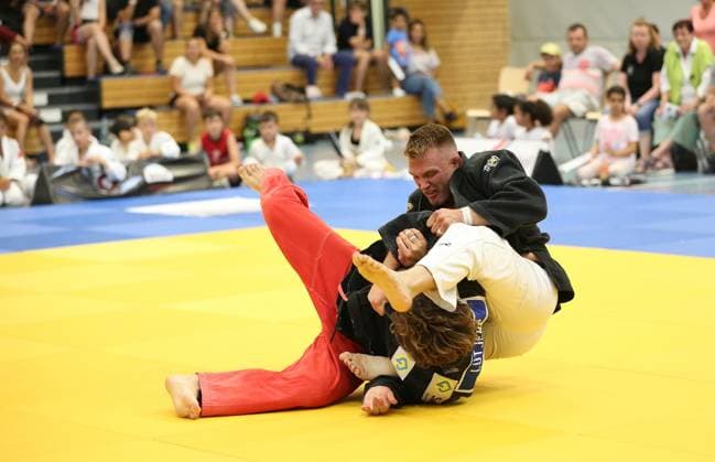 24 06 2023 xmgoodx Offenbach 1 Judo Bundesliga 2023 1 JC Samurai Offenbach vs TSG BACKNANG Markus Seifert Samurai vs Benjamin Lütjens Backnang
