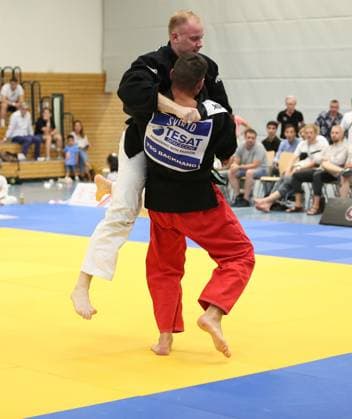 24 06 2023 xmgoodx Offenbach 1 Judo Bundesliga 2023 1 JC Samurai Offenbach vs TSG BACKNANG Felix Herbst Samurai vs Mikita Sviryd Backnang