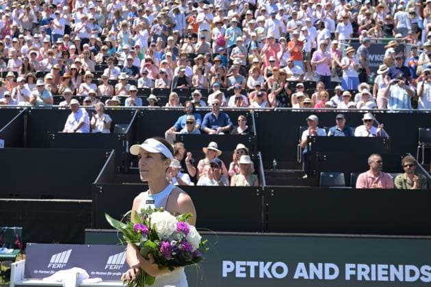 25 06 2023, xbrx, tennis Bad Homburg Open WTA 250, emspor, v l farewell Andrea Petkovic, Petkovic, Andrea GER , fans, spectators Bad Homburg