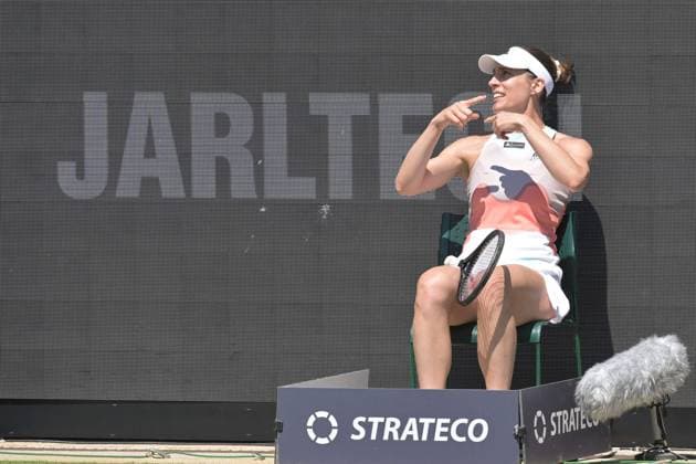 25 06 2023, xbrx, tennis Bad Homburg Open WTA 250, emspor, v l farewell match Petkovic, Andrea GER , gesturing, gesturing with arms, Petkovic, Andrea GER Bad Homburg.