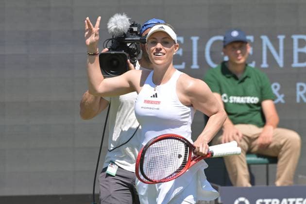 25 06 2023, xbrx, tennis Bad Homburg Open WTA 250, emspor, v l farewell match Petkovic, Andrea GER , Kerber, Angelique GER , gesturing, gesturing with arms Bad Homburg.
