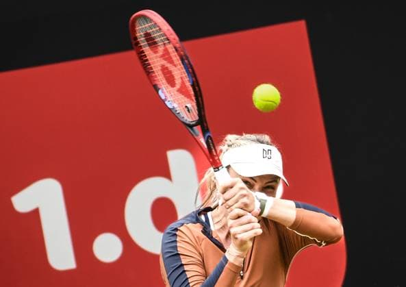 24 06 2023, xlakx, sports tennis, WTA Tour 2023 in Berlin emspor, v l Donna Vekic Croatia ,focused, concentrated, plays the ball Berlin