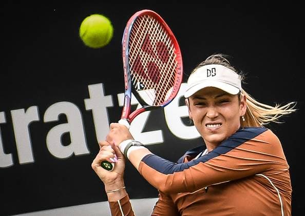 24 06 2023, xlakx, sports tennis, WTA Tour 2023 in Berlin emspor, v l Donna Vekic Croatia ,focused, concentrated, plays the ball Berlin